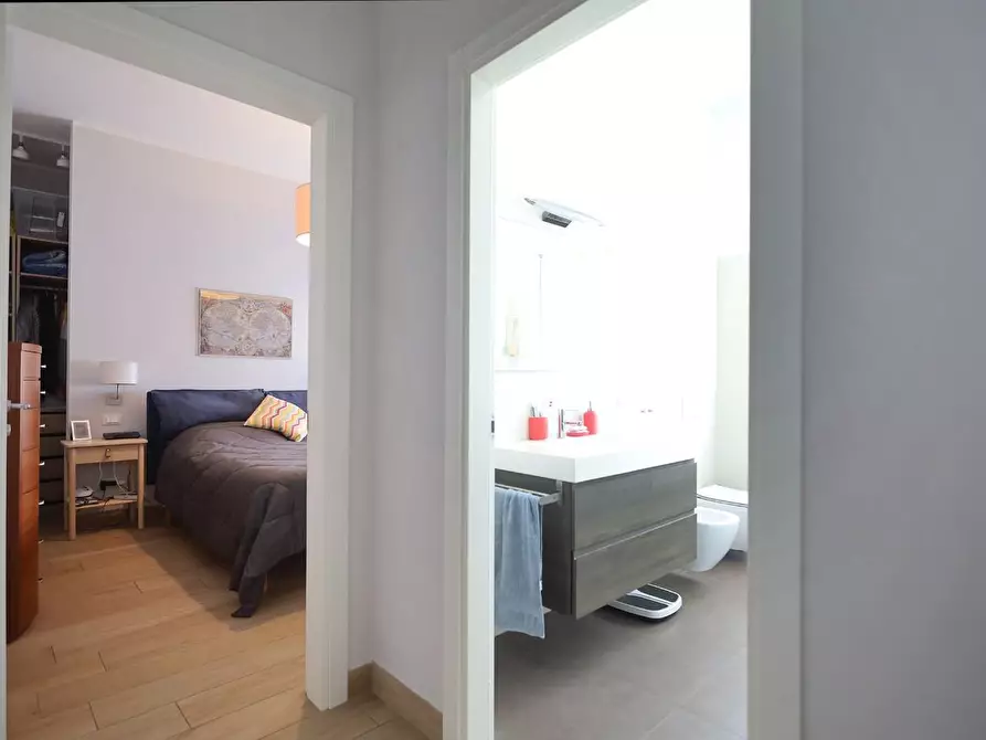 Immagine 30 di Casa bifamiliare in vendita  a Cascina