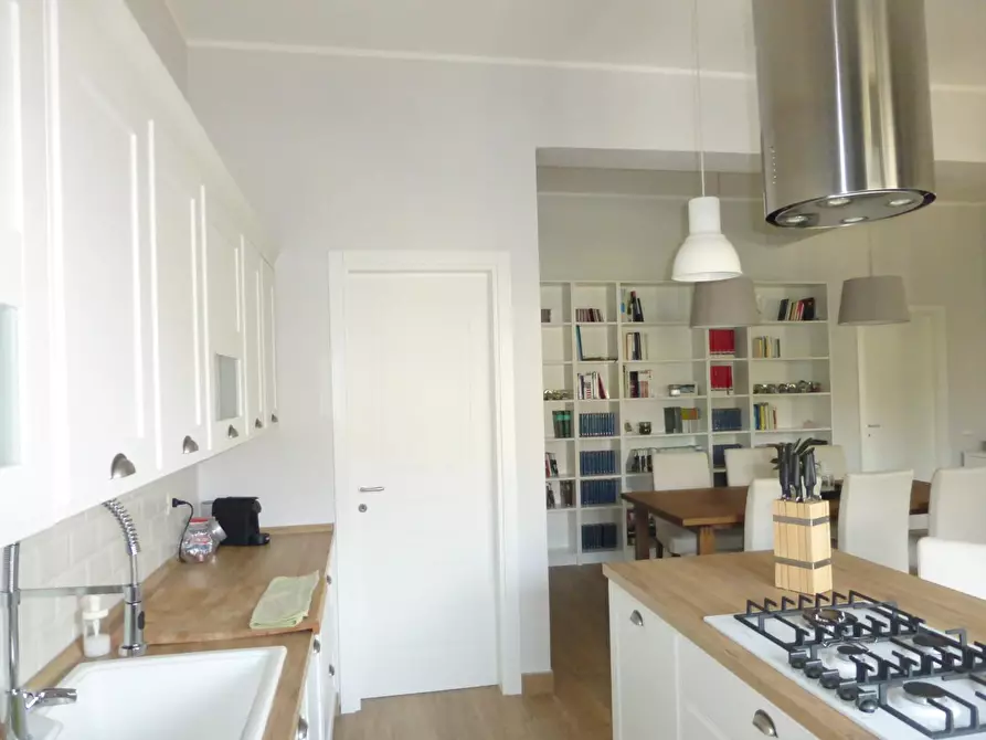 Immagine 11 di Casa bifamiliare in vendita  a Cascina