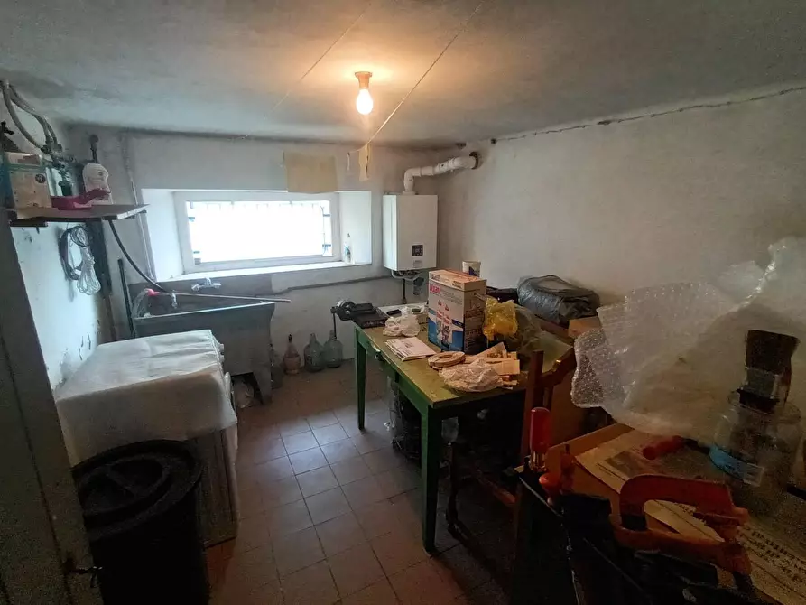 Immagine 25 di Appartamento in vendita  a Lucca