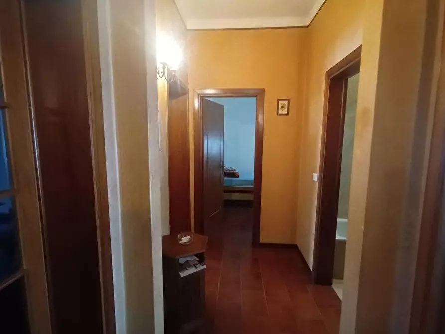 Immagine 8 di Appartamento in vendita  a Lucca