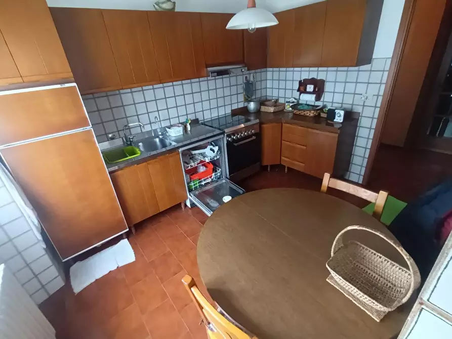 Immagine 21 di Appartamento in vendita  a Lucca