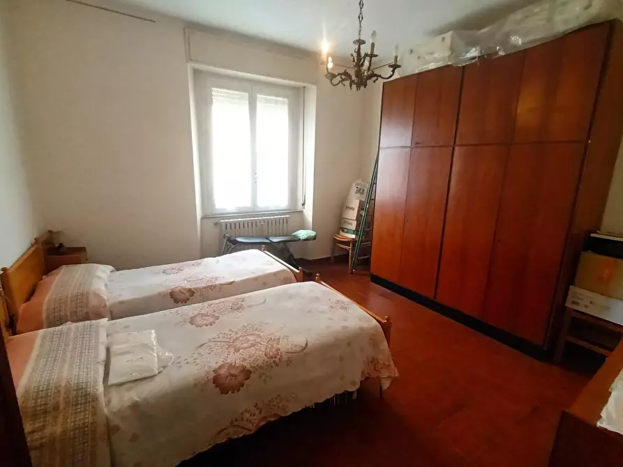 Immagine 13 di Appartamento in vendita  a Lucca