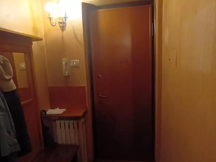 Immagine 4 di Appartamento in vendita  a Lucca