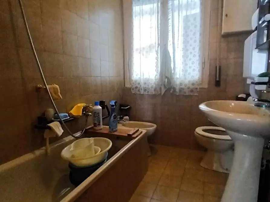 Immagine 20 di Appartamento in vendita  a Lucca