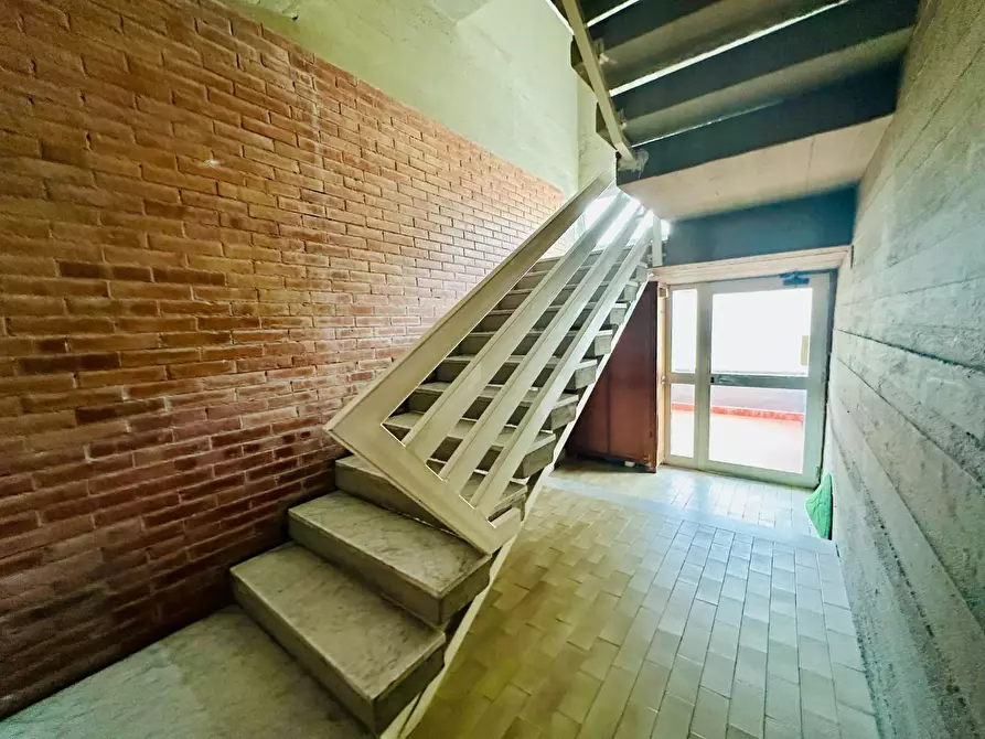 Immagine 21 di Appartamento in vendita  a Carrara