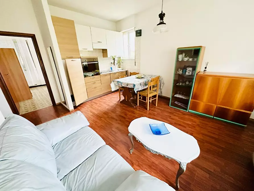 Immagine 9 di Appartamento in vendita  a Carrara