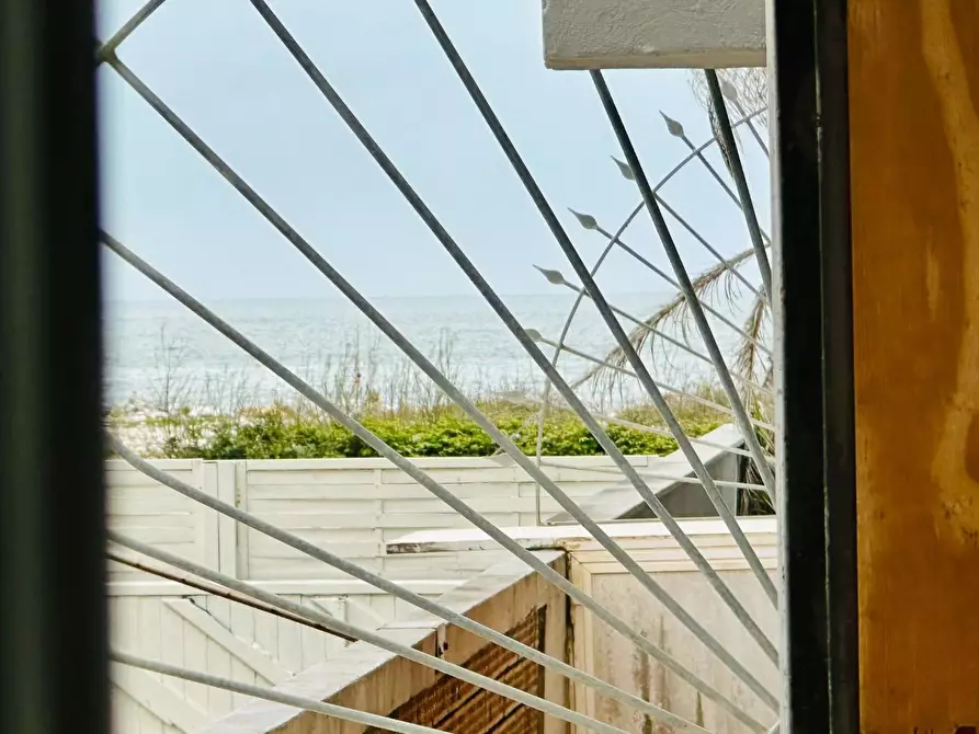 Immagine 12 di Appartamento in vendita  a Carrara