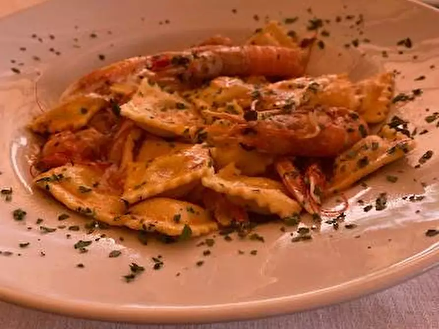 Immagine 8 di Bar / Ristorante in vendita  a Vecchiano