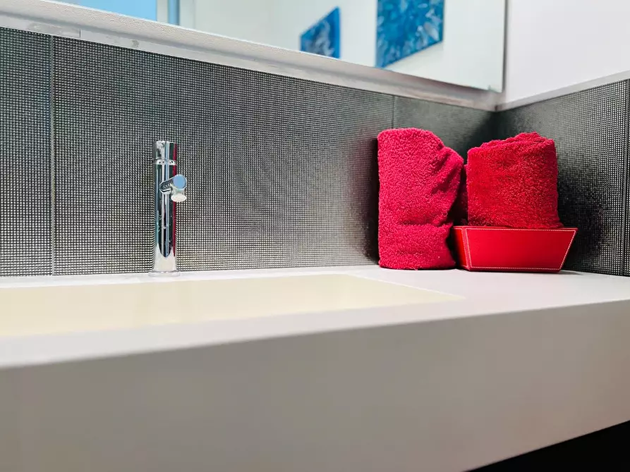 Immagine 6 di Casa bifamiliare in vendita  a Castelnuovo Magra