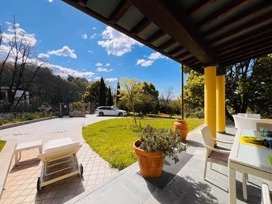 Immagine 2 di Casa bifamiliare in vendita  a Castelnuovo Magra