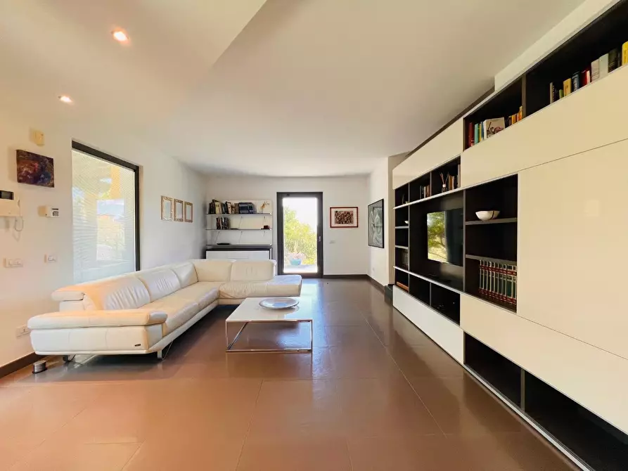 Immagine 3 di Casa bifamiliare in vendita  a Castelnuovo Magra