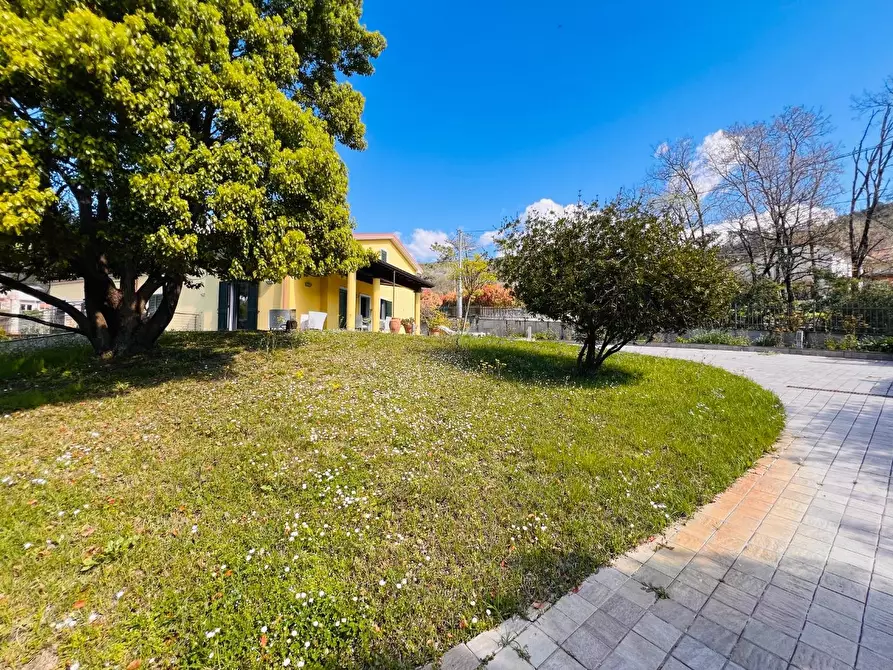 Immagine 15 di Casa bifamiliare in vendita  a Castelnuovo Magra