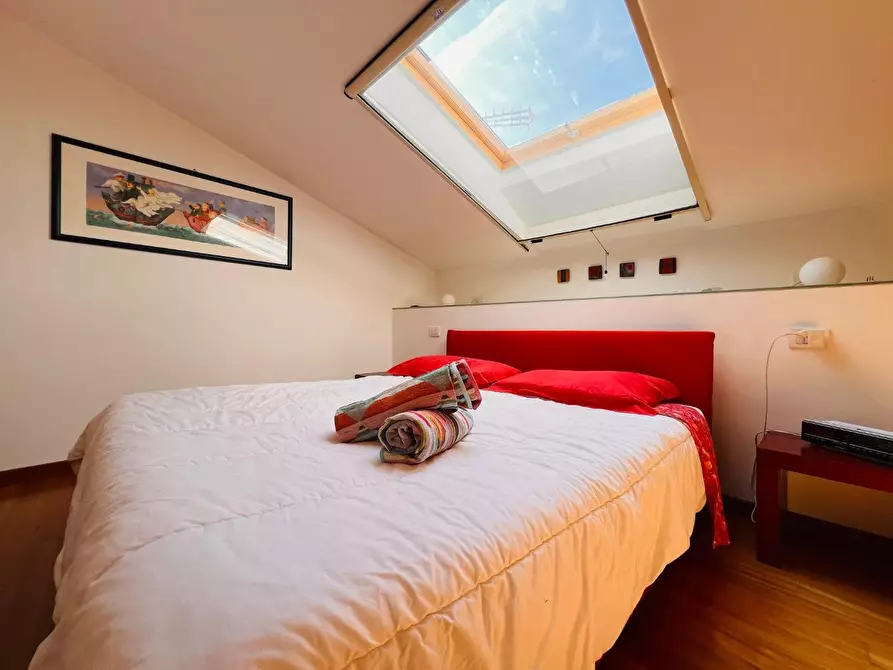 Immagine 11 di Casa bifamiliare in vendita  a Castelnuovo Magra