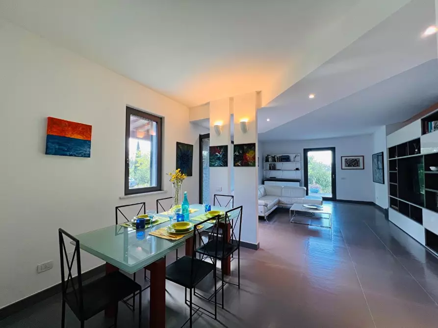 Immagine 5 di Casa bifamiliare in vendita  a Castelnuovo Magra