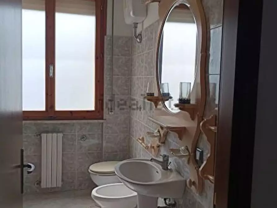 Immagine 9 di Appartamento in vendita  a Livorno