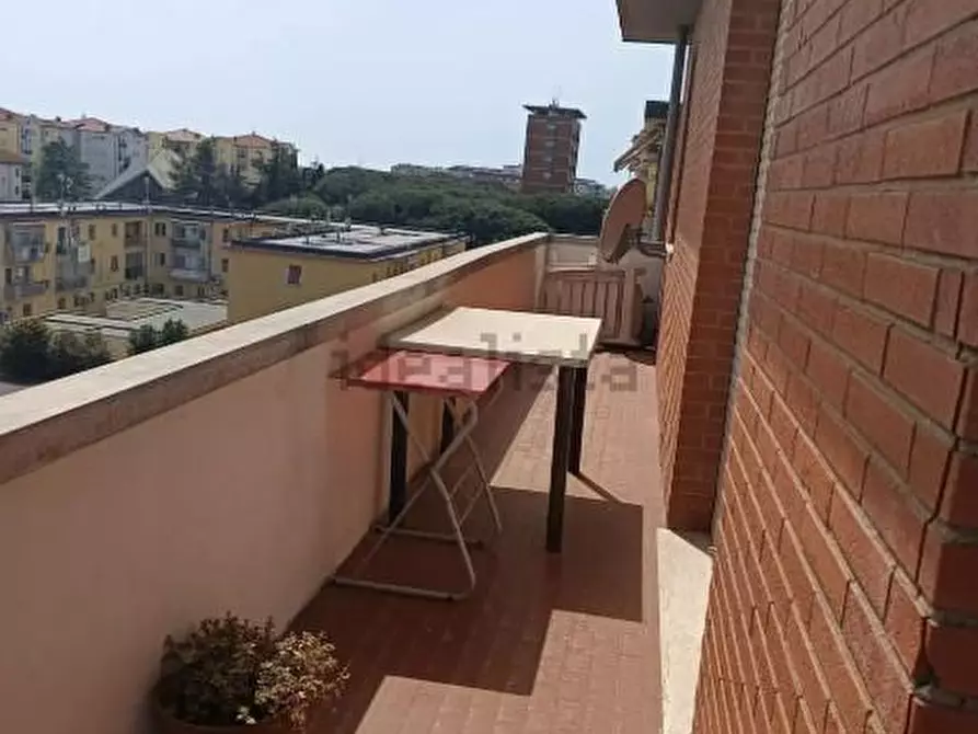 Immagine 12 di Appartamento in vendita  a Livorno