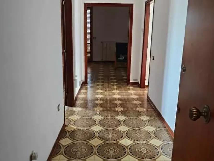 Immagine 5 di Appartamento in vendita  a Livorno