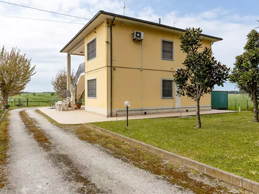 Immagine 1 di Casa bifamiliare in vendita  a Pisa