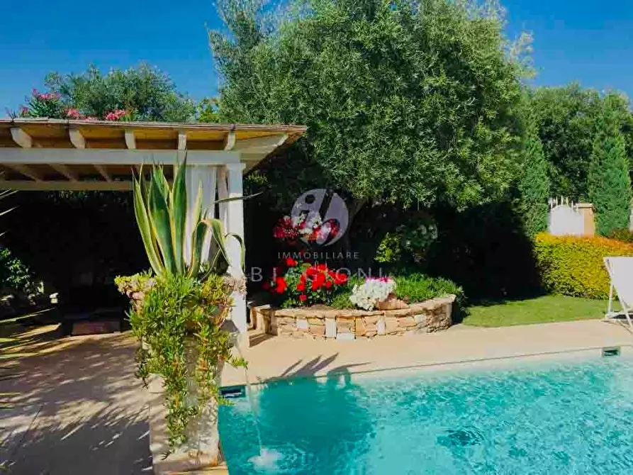 Immagine 10 di Villa in vendita  a Forte Dei Marmi