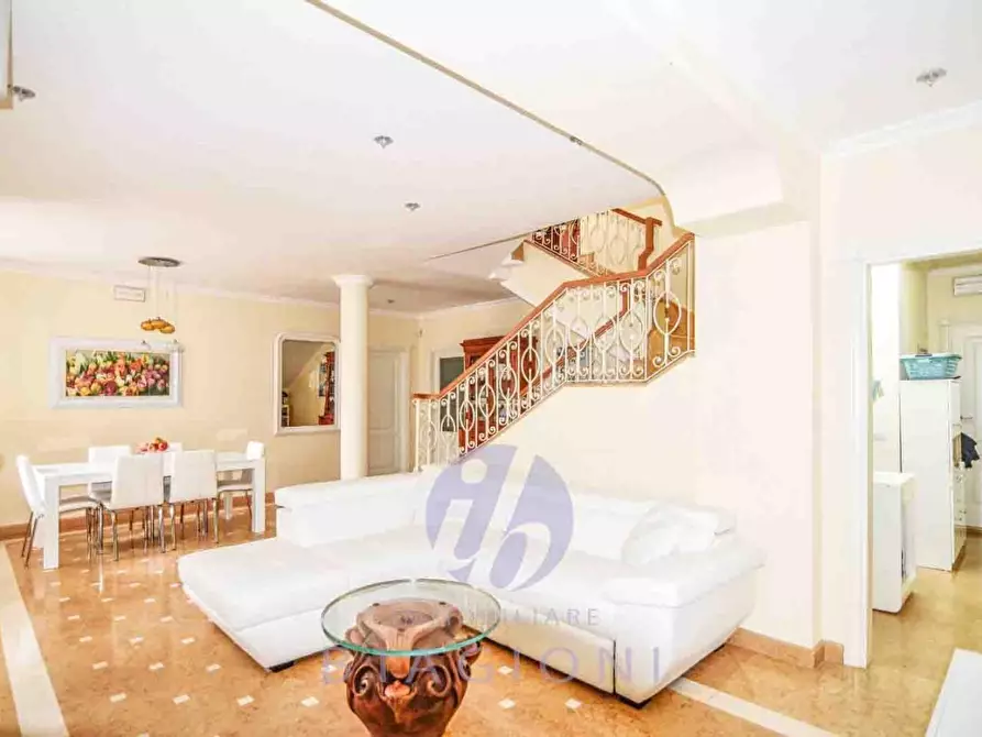 Immagine 19 di Villa in vendita  a Forte Dei Marmi