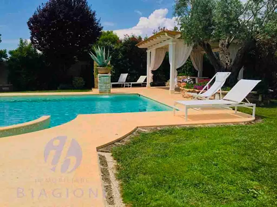 Immagine 5 di Villa in vendita  a Forte Dei Marmi