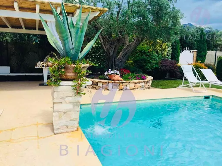 Immagine 14 di Villa in vendita  a Forte Dei Marmi