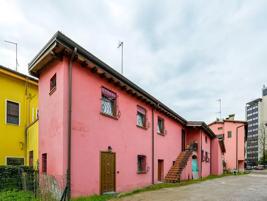 Immagine 37 di Casa indipendente in vendita  a Modena