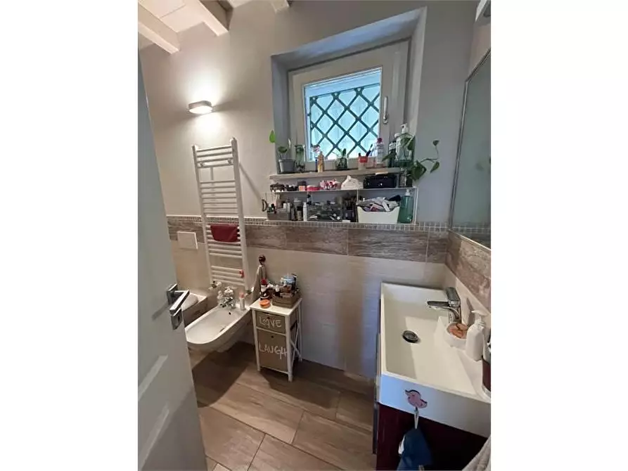 Immagine 8 di Appartamento in vendita  a Carrara