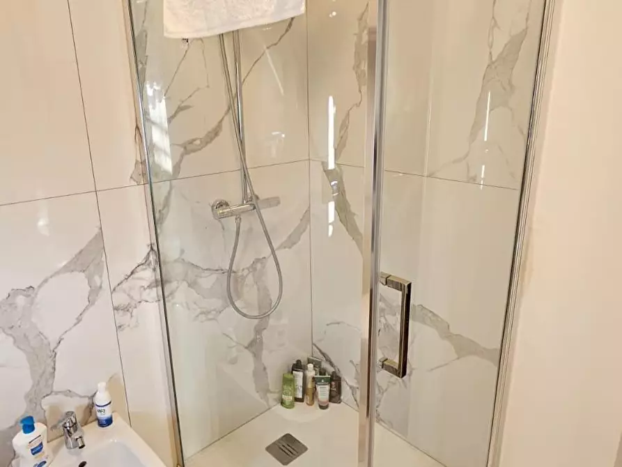 Immagine 15 di Casa bifamiliare in vendita  a Massa