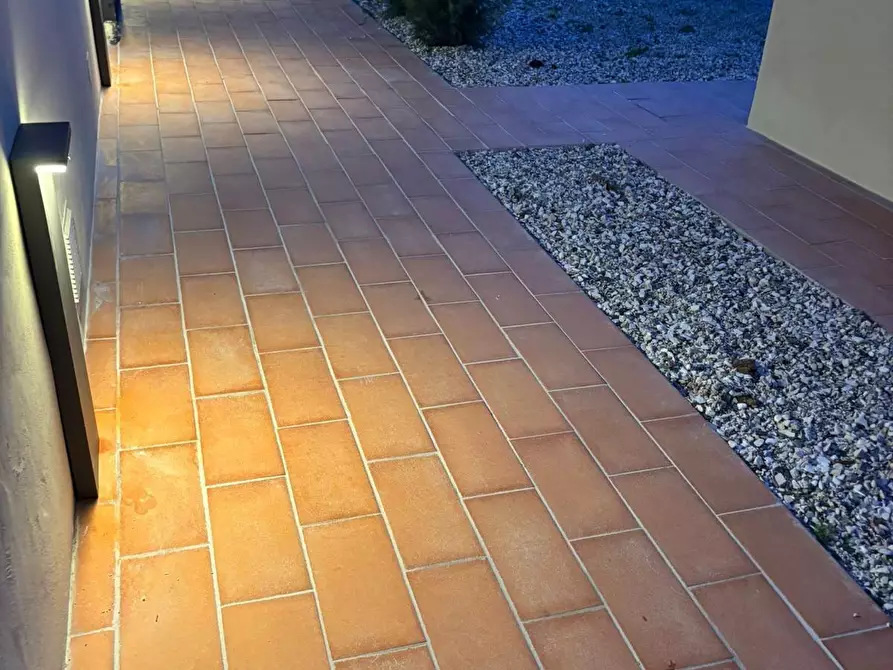 Immagine 2 di Casa bifamiliare in vendita  a Massa