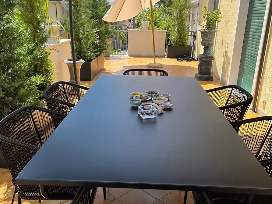 Immagine 3 di Casa bifamiliare in vendita  a Massa