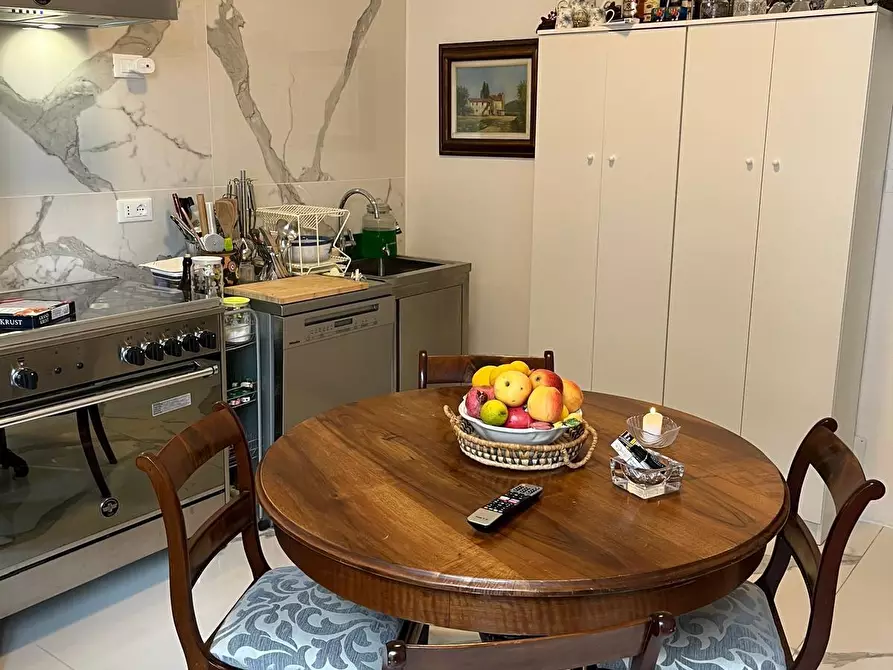 Immagine 13 di Casa bifamiliare in vendita  a Massa