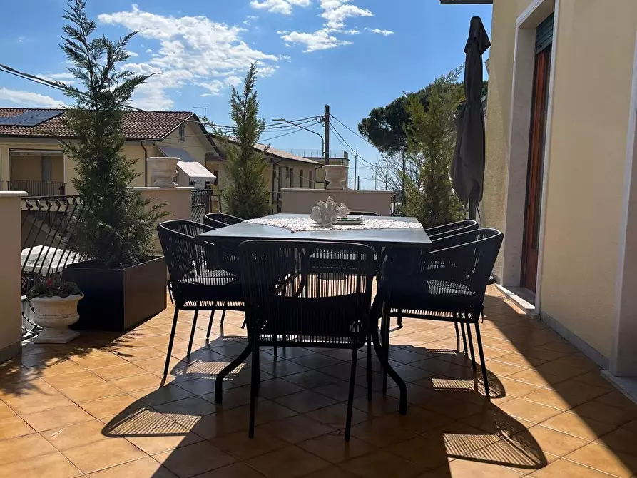 Immagine 23 di Casa bifamiliare in vendita  a Massa