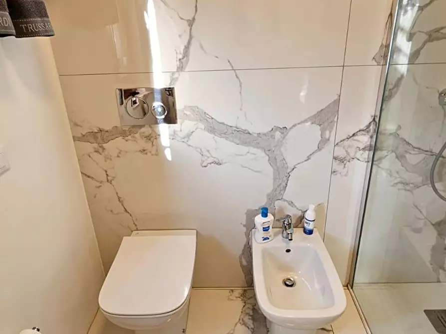 Immagine 17 di Casa bifamiliare in vendita  a Massa