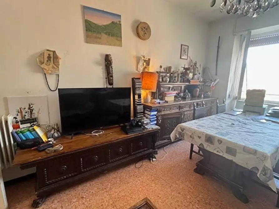 Immagine 1 di Appartamento in vendita  a Massa