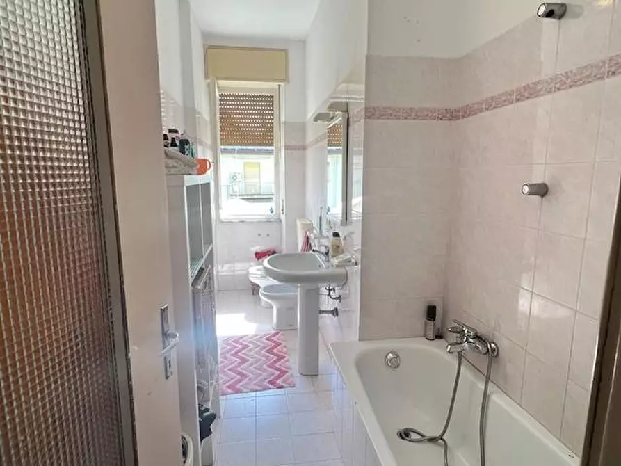 Immagine 16 di Appartamento in vendita  a Massa