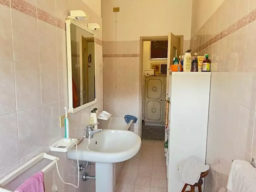 Immagine 19 di Appartamento in vendita  a Massa