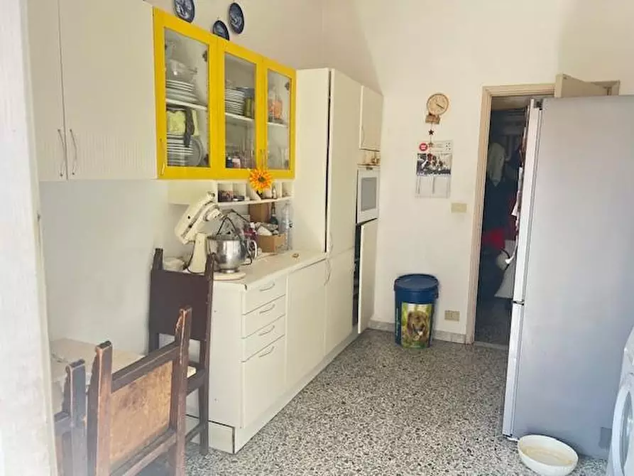 Immagine 10 di Appartamento in vendita  a Massa