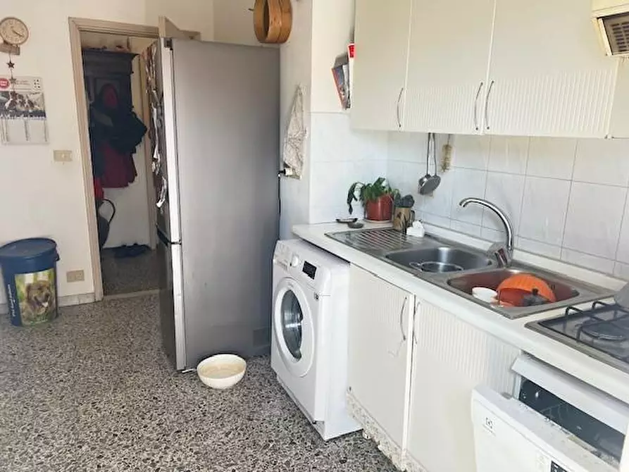 Immagine 9 di Appartamento in vendita  a Massa