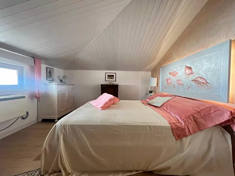 Immagine 49 di Appartamento in vendita  a Livorno