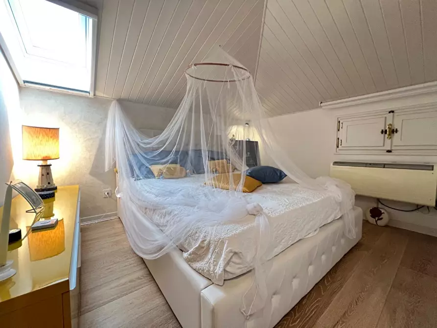 Immagine 52 di Appartamento in vendita  a Livorno