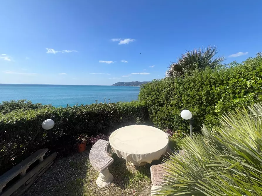 Immagine 4 di Appartamento in vendita  a Livorno