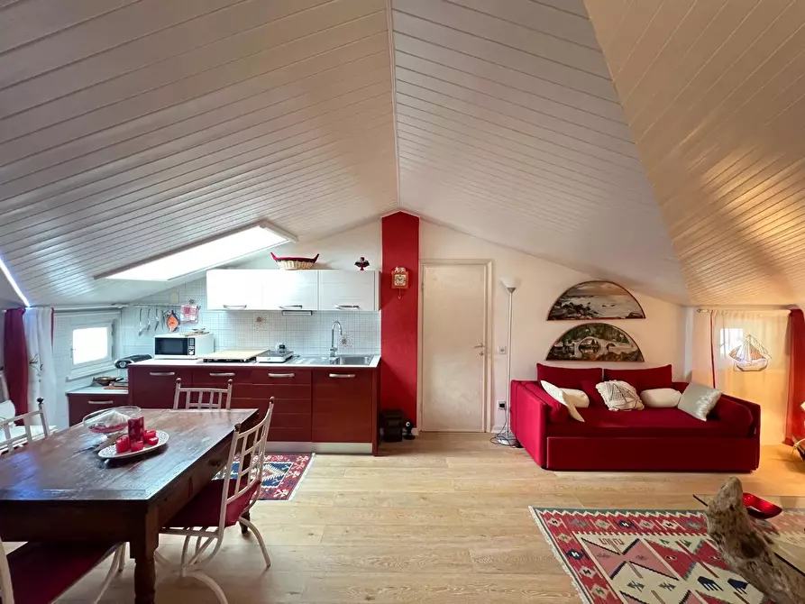 Immagine 22 di Appartamento in vendita  a Livorno