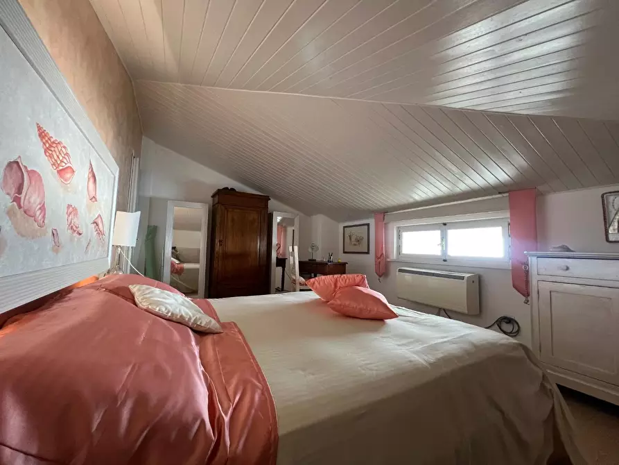 Immagine 48 di Appartamento in vendita  a Livorno