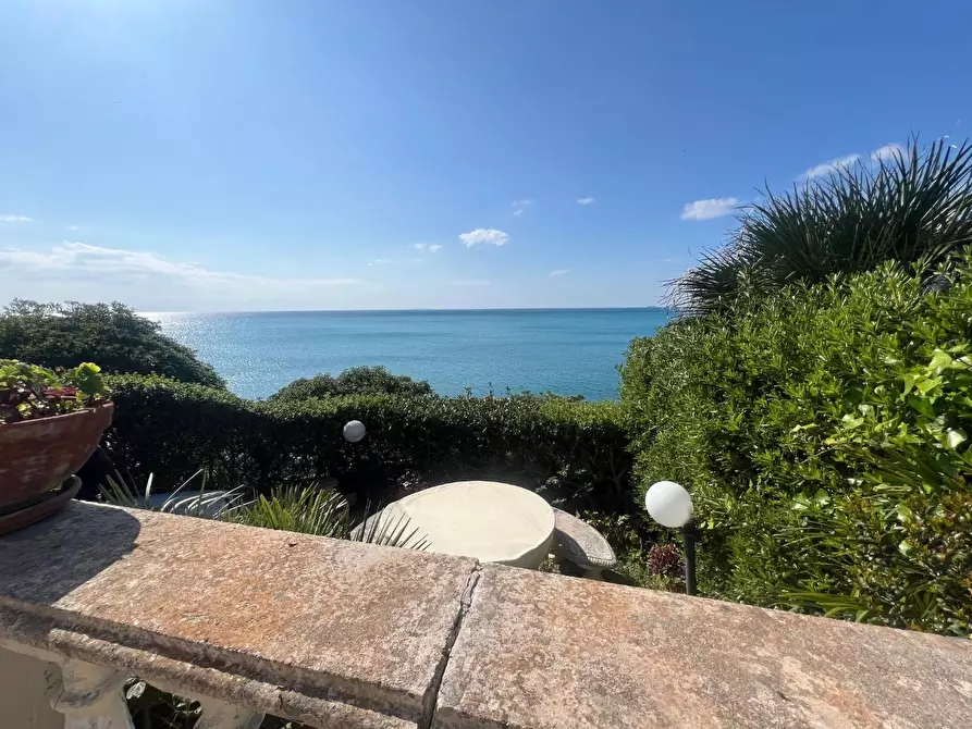 Immagine 9 di Appartamento in vendita  a Livorno