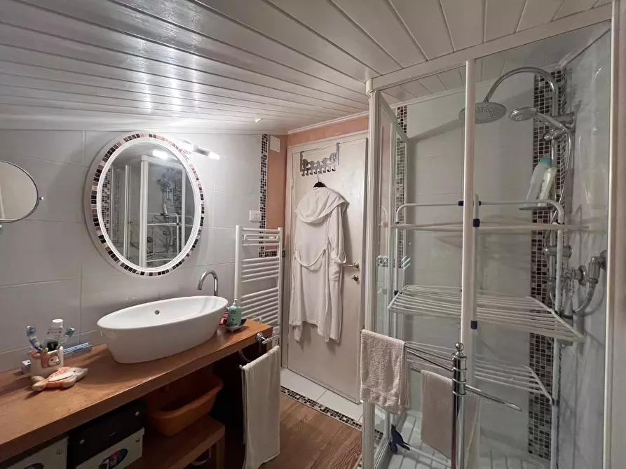 Immagine 42 di Appartamento in vendita  a Livorno