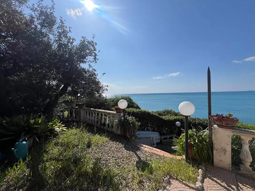 Immagine 12 di Appartamento in vendita  a Livorno