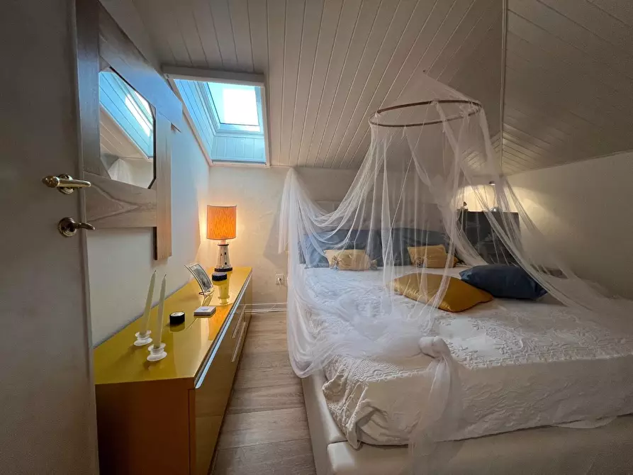 Immagine 51 di Appartamento in vendita  a Livorno