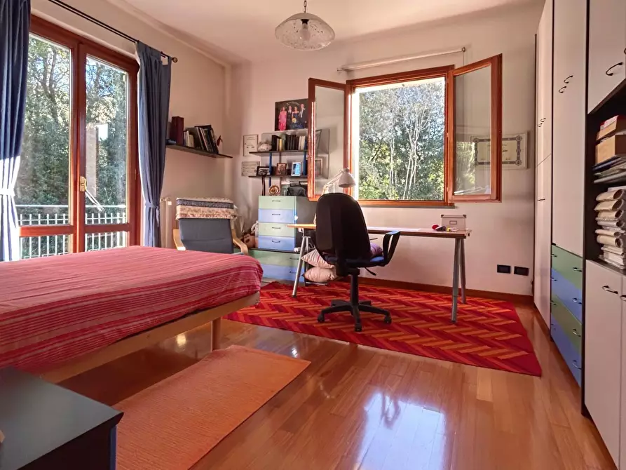 Immagine 14 di Villa in vendita  a Livorno