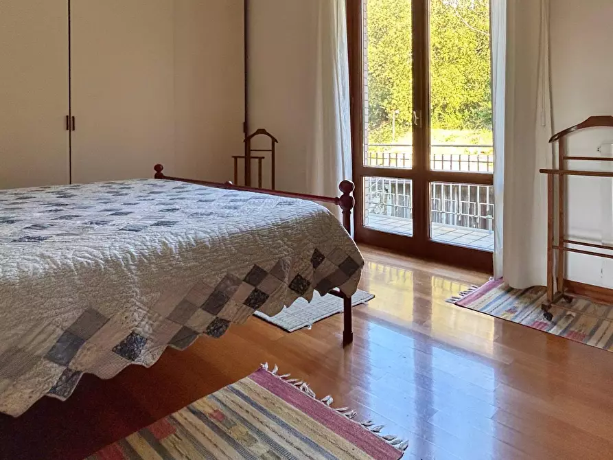 Immagine 13 di Villa in vendita  a Livorno